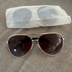 QUAY Vivienne sunglasses